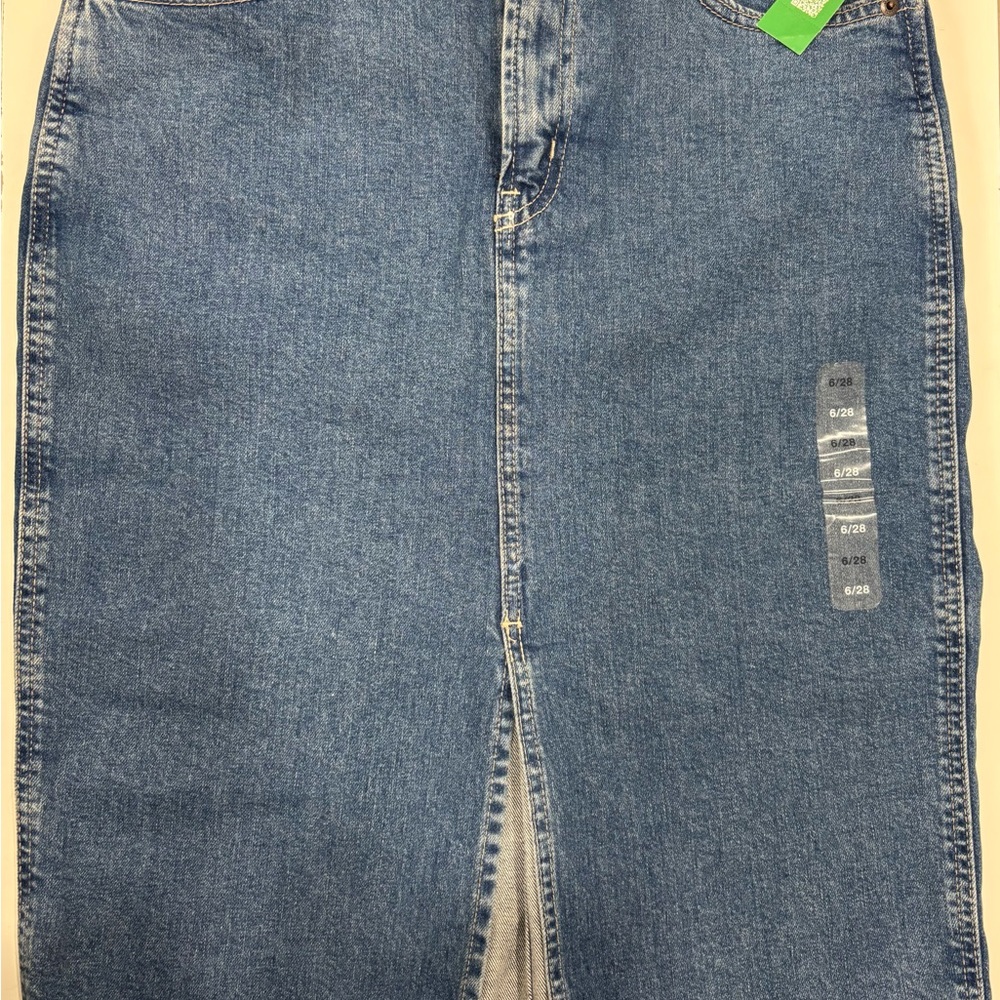 Gap Woman Denim Knee  Length Skirt Size 6/28 Women's Indigo 5 Pocket